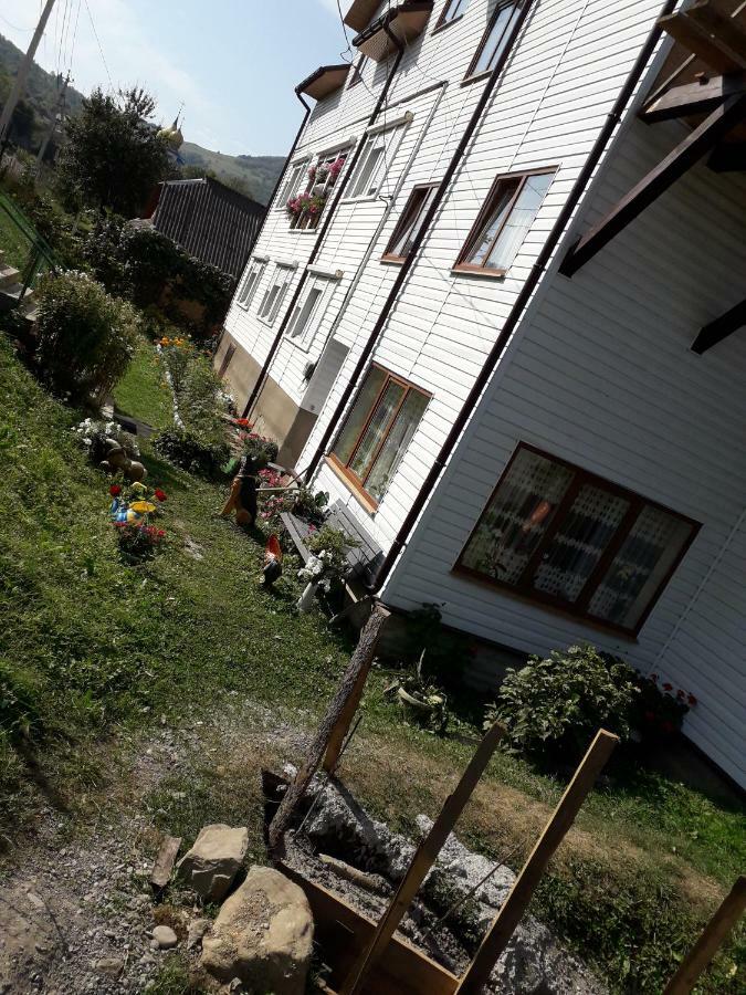 Гостинний Двір Євгенія Otel Mizhhirya  Dış mekan fotoğraf